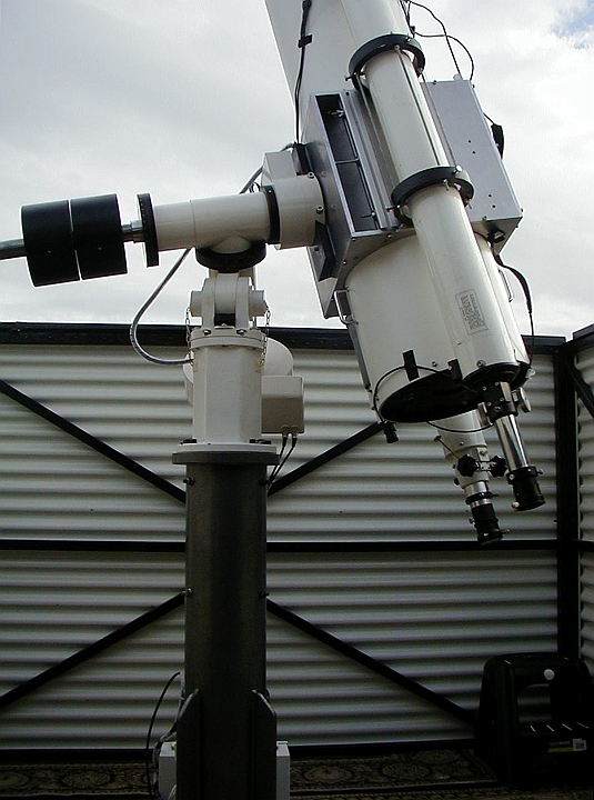 003a_Station.JPG -   Pillar, Mount with Telescopes  -  Saeule, Montierung mit Teleskope  