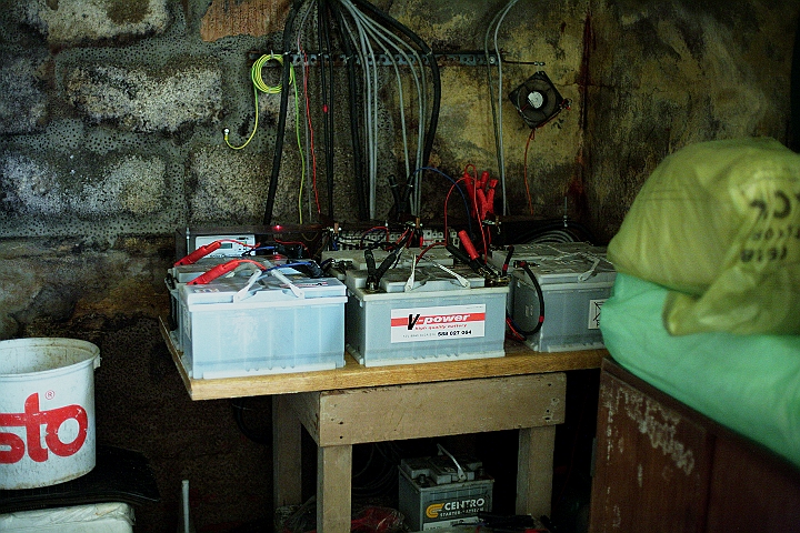 010a_Station.JPG -   Electric inside the Bunker, 2x DC 12 V and DC 24 V  -  Elektrik im Bunker, 2x DC 12 V und DC 24 V  
